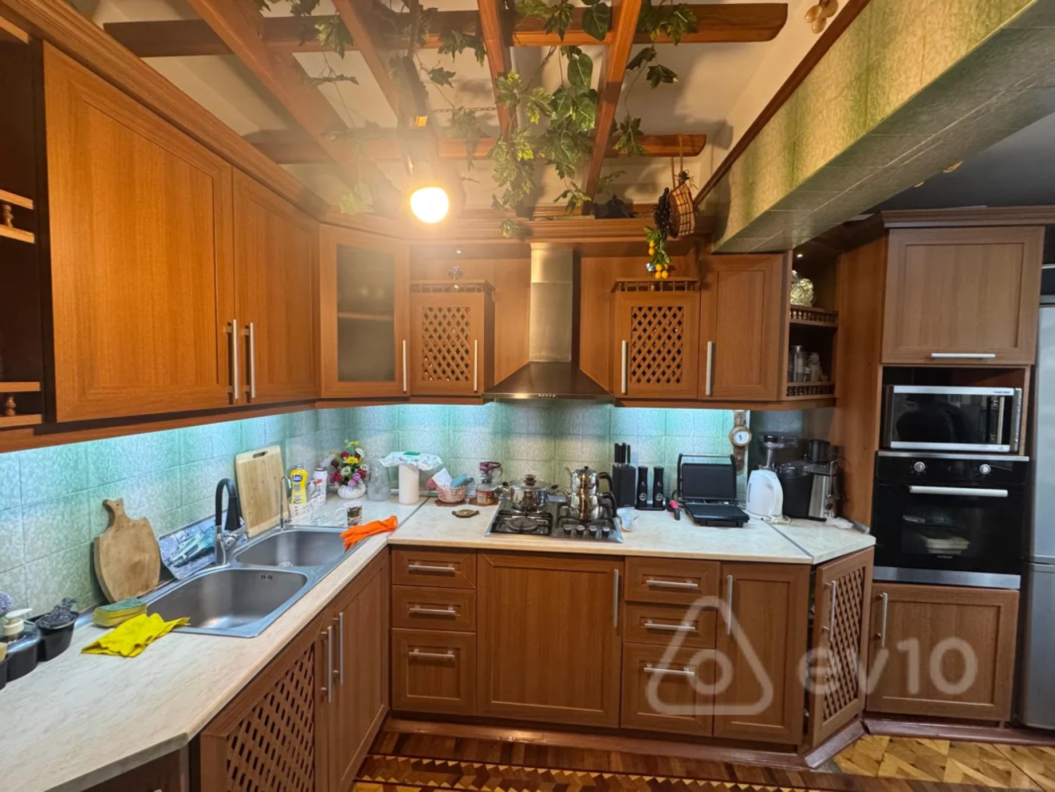 Satılır 3 otaqlı köhnə tikili 110 m²