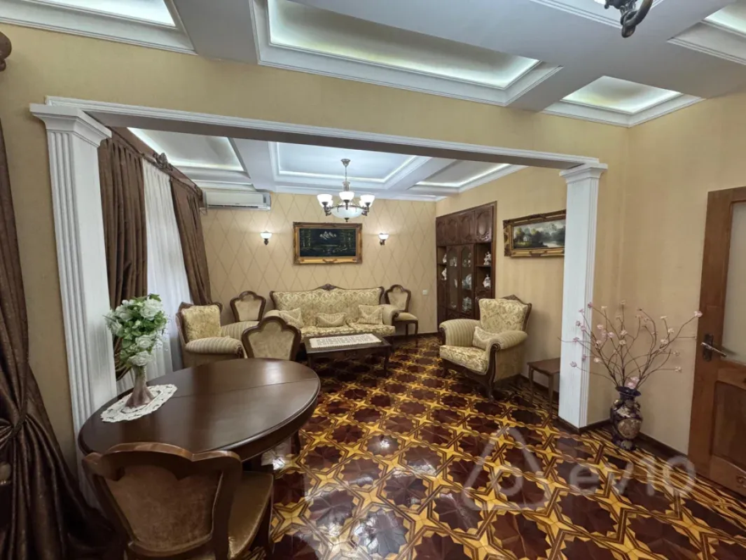 Satılır 3 otaqlı köhnə tikili 110 m²