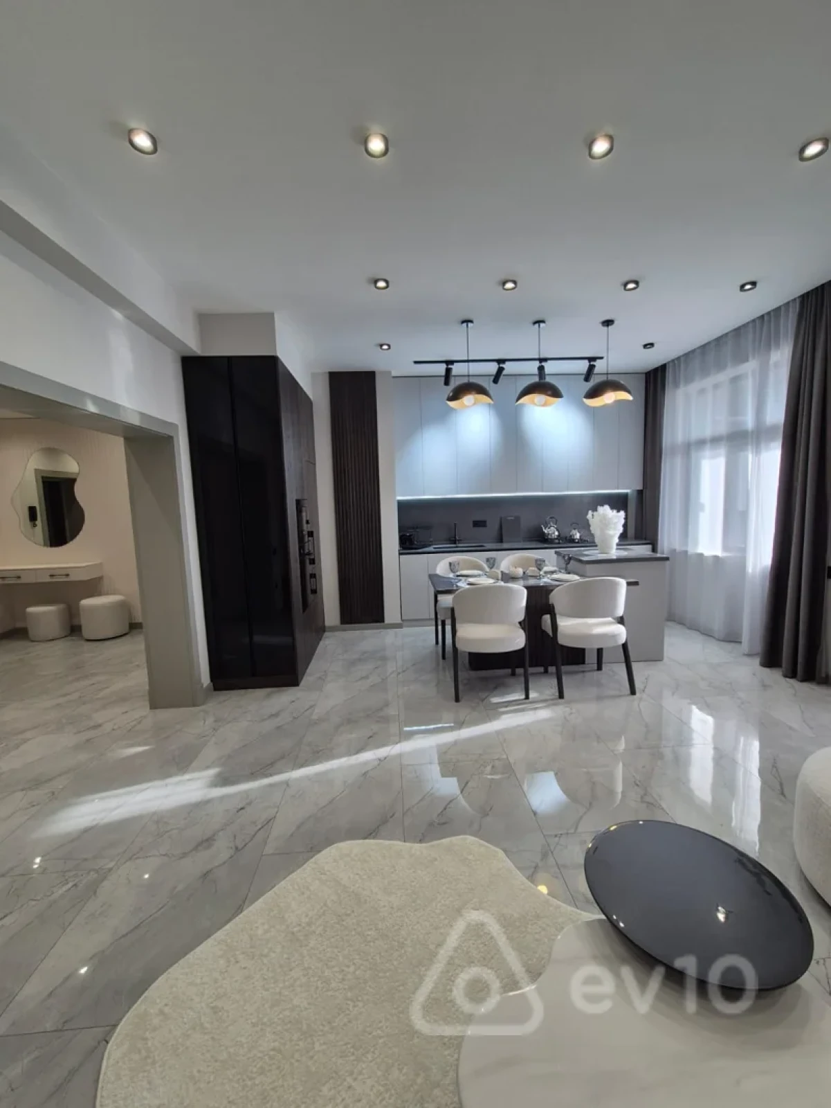 Kirayə verilir 3 otaqlı yeni tikili 126 m²