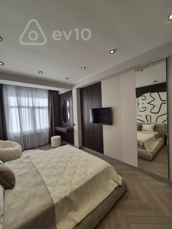 Kirayə verilir 3 otaqlı yeni tikili 126 m²