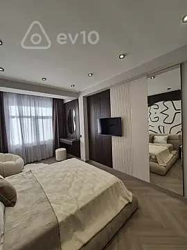 Kirayə verilir 3 otaqlı yeni tikili 126 m²