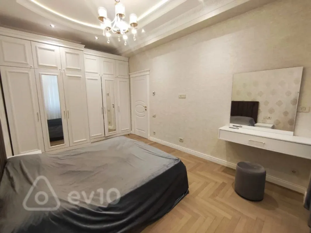 Kirayə verilir 2 otaqlı yeni tikili 95 m²