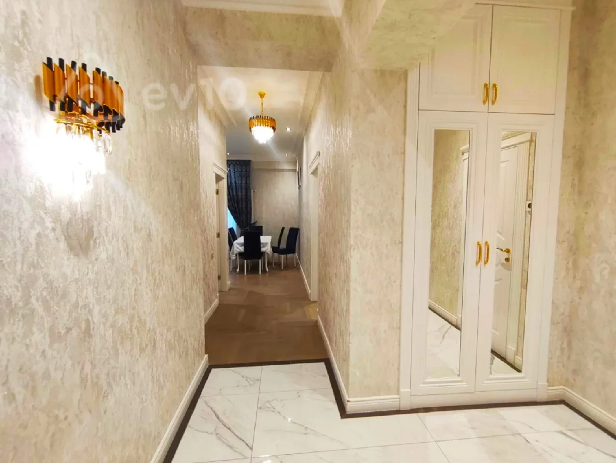Kirayə verilir 2 otaqlı yeni tikili 95 m²