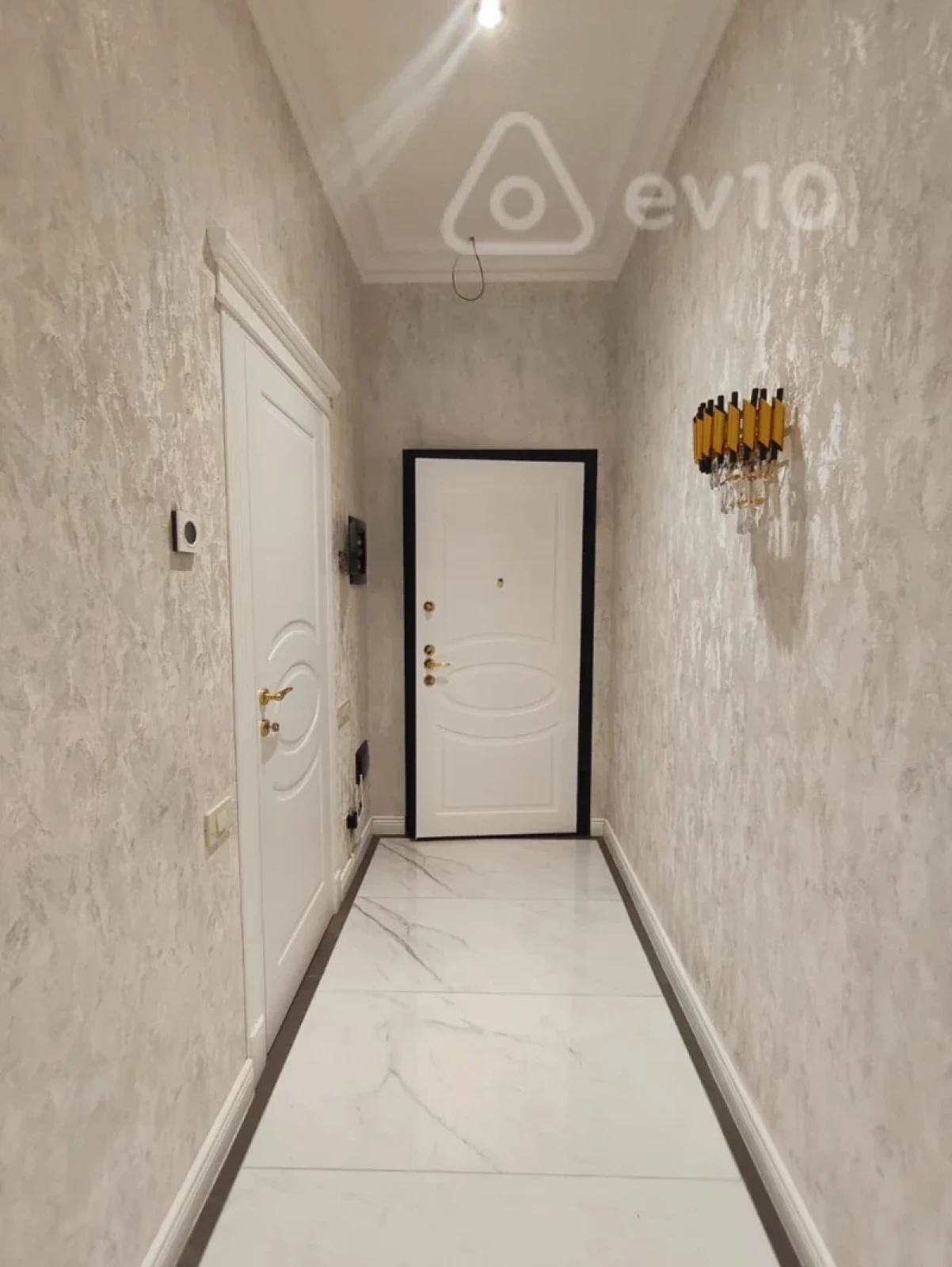 Kirayə verilir 2 otaqlı yeni tikili 95 m²