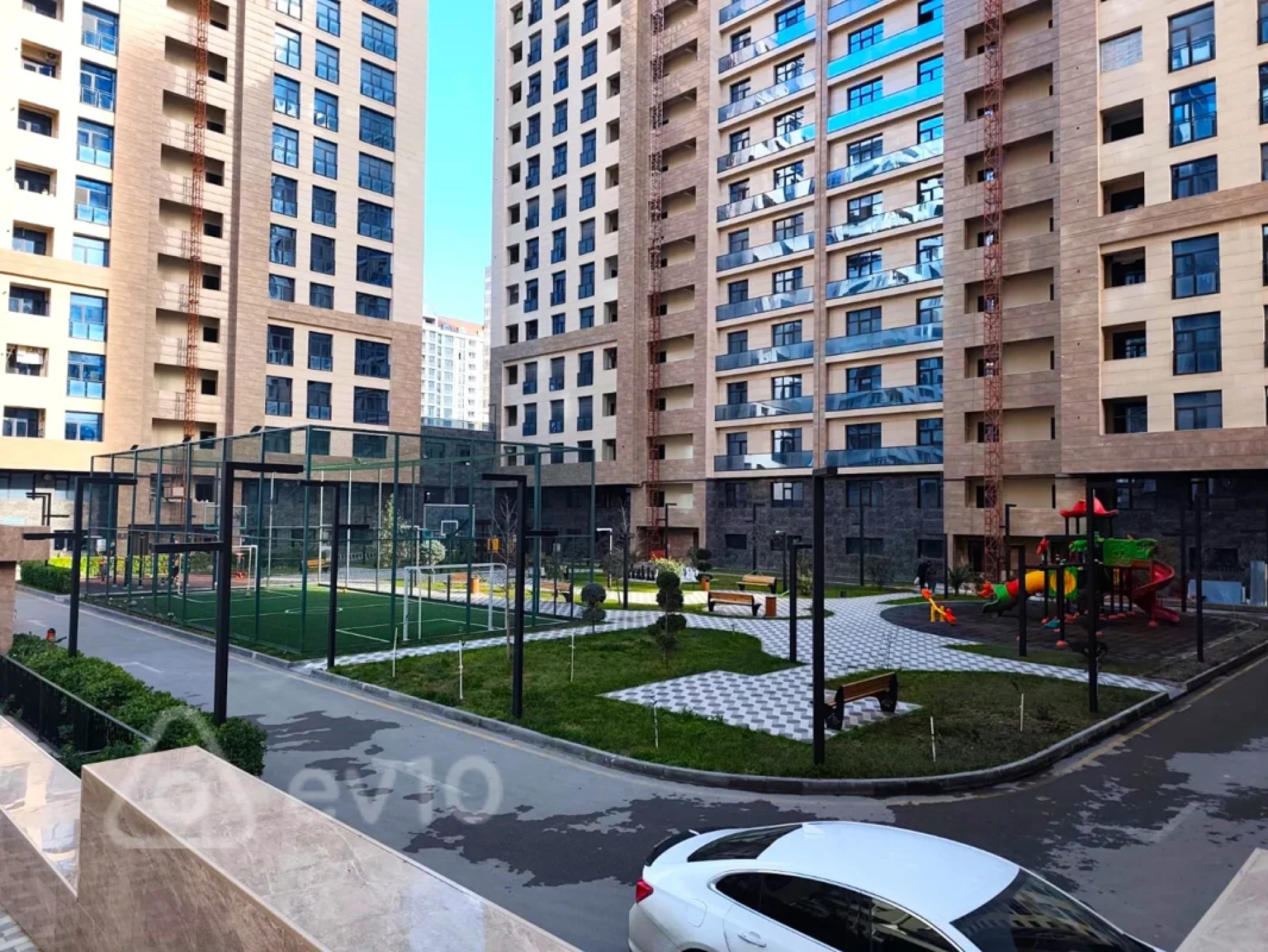 Kirayə verilir 2 otaqlı yeni tikili 95 m²