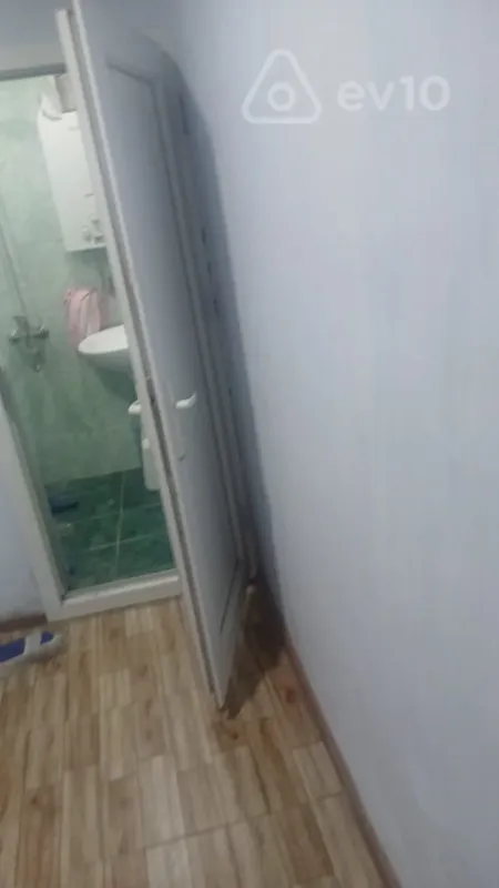 Kirayə verilir 1 otaqlı köhnə tikili 30 m²