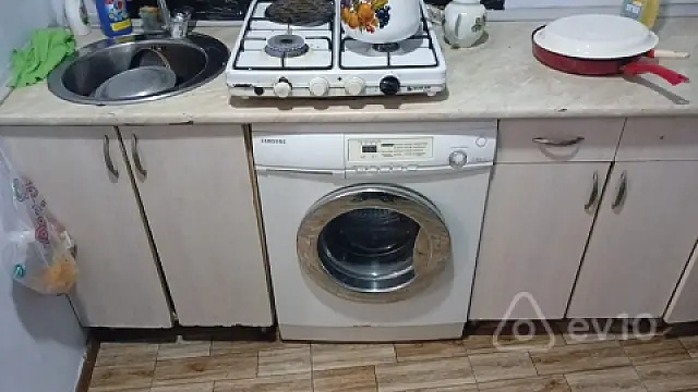 Kirayə verilir 1 otaqlı köhnə tikili 30 m²