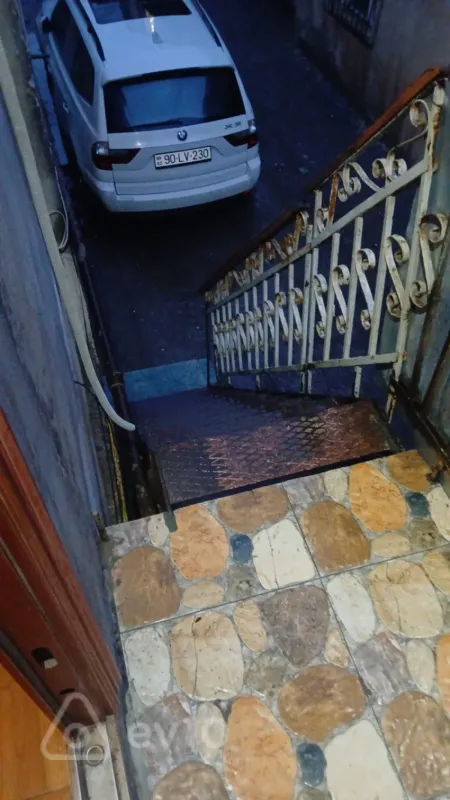 Kirayə verilir 1 otaqlı köhnə tikili 30 m²