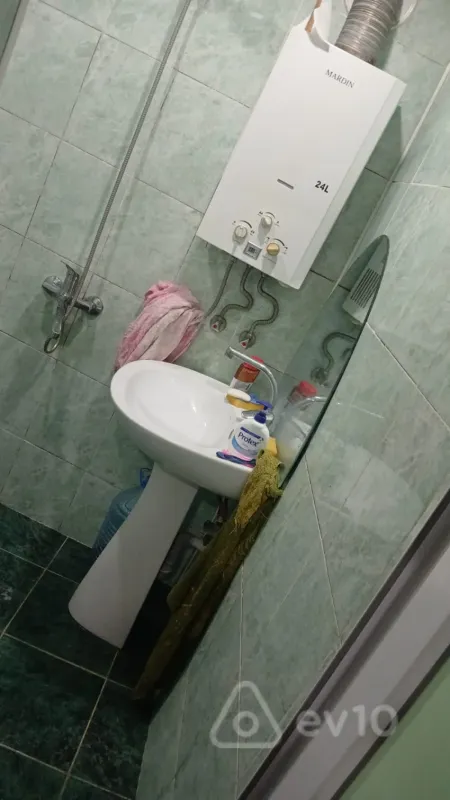 Kirayə verilir 1 otaqlı köhnə tikili 30 m²