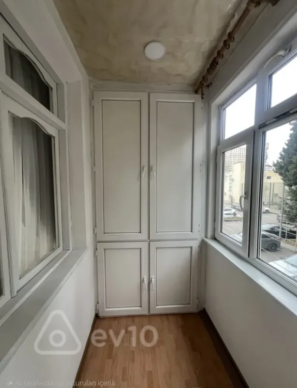 Satılır 2 otaqlı köhnə tikili 55 m²