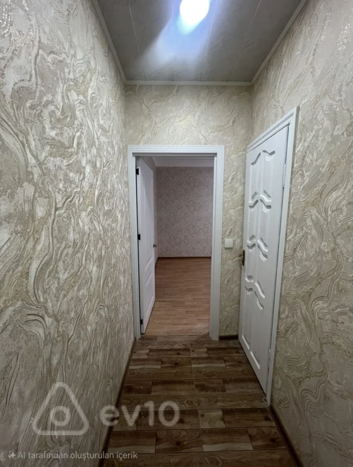 Satılır 2 otaqlı köhnə tikili 55 m²