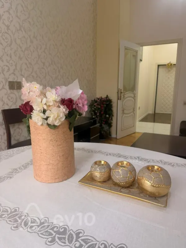 Kirayə verilir 2 otaqlı yeni tikili 80 m²