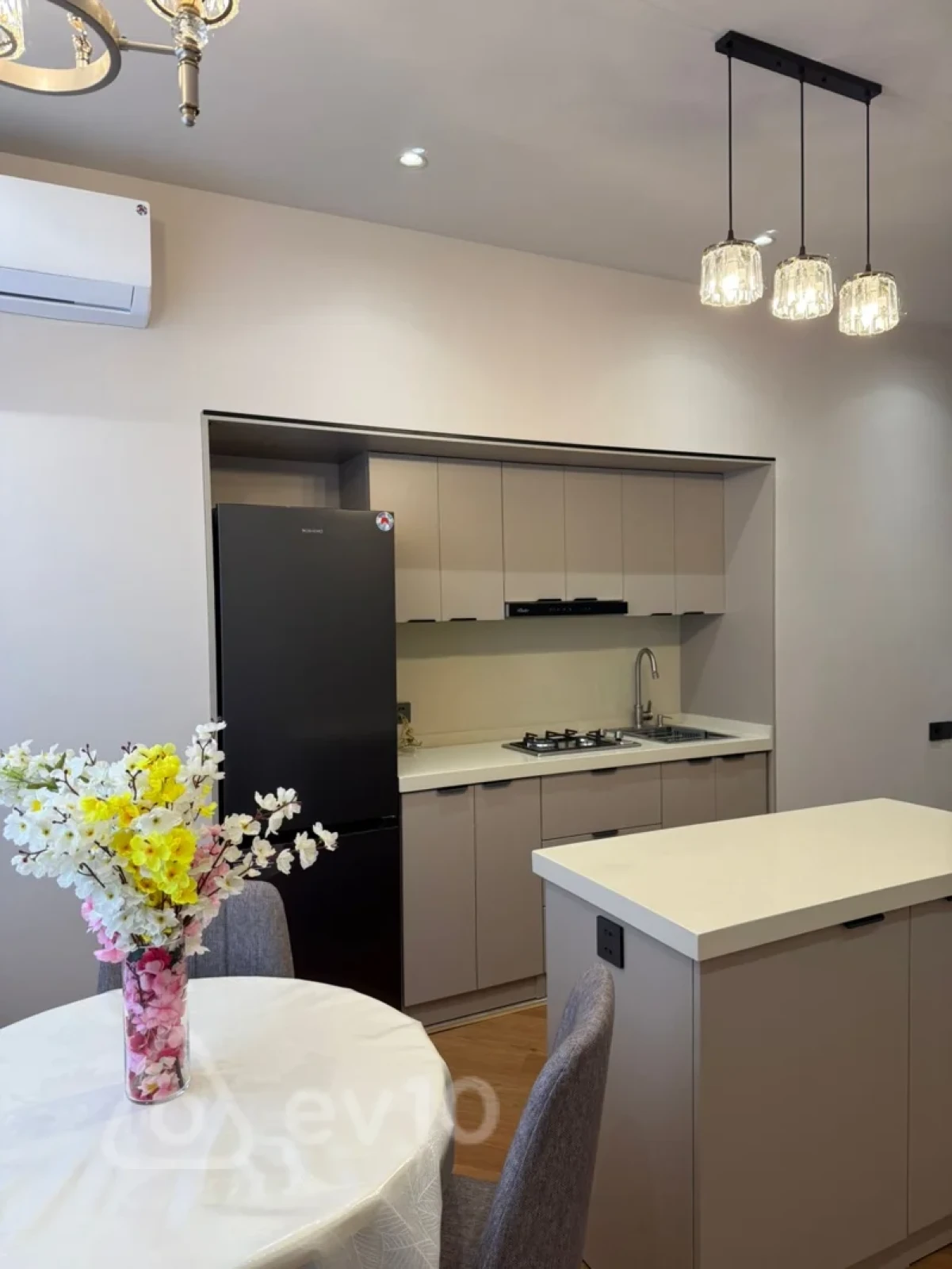 Kirayə verilir 3 otaqlı yeni tikili 80 m²