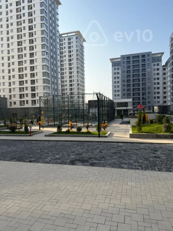Kirayə verilir 3 otaqlı yeni tikili 80 m²