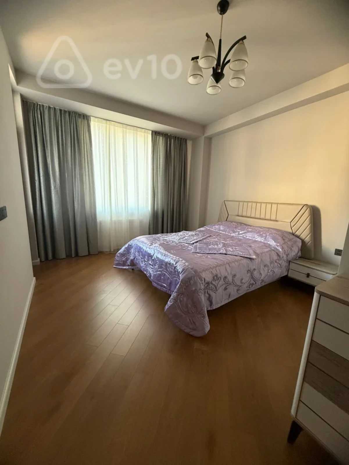 Kirayə verilir 3 otaqlı yeni tikili 80 m²