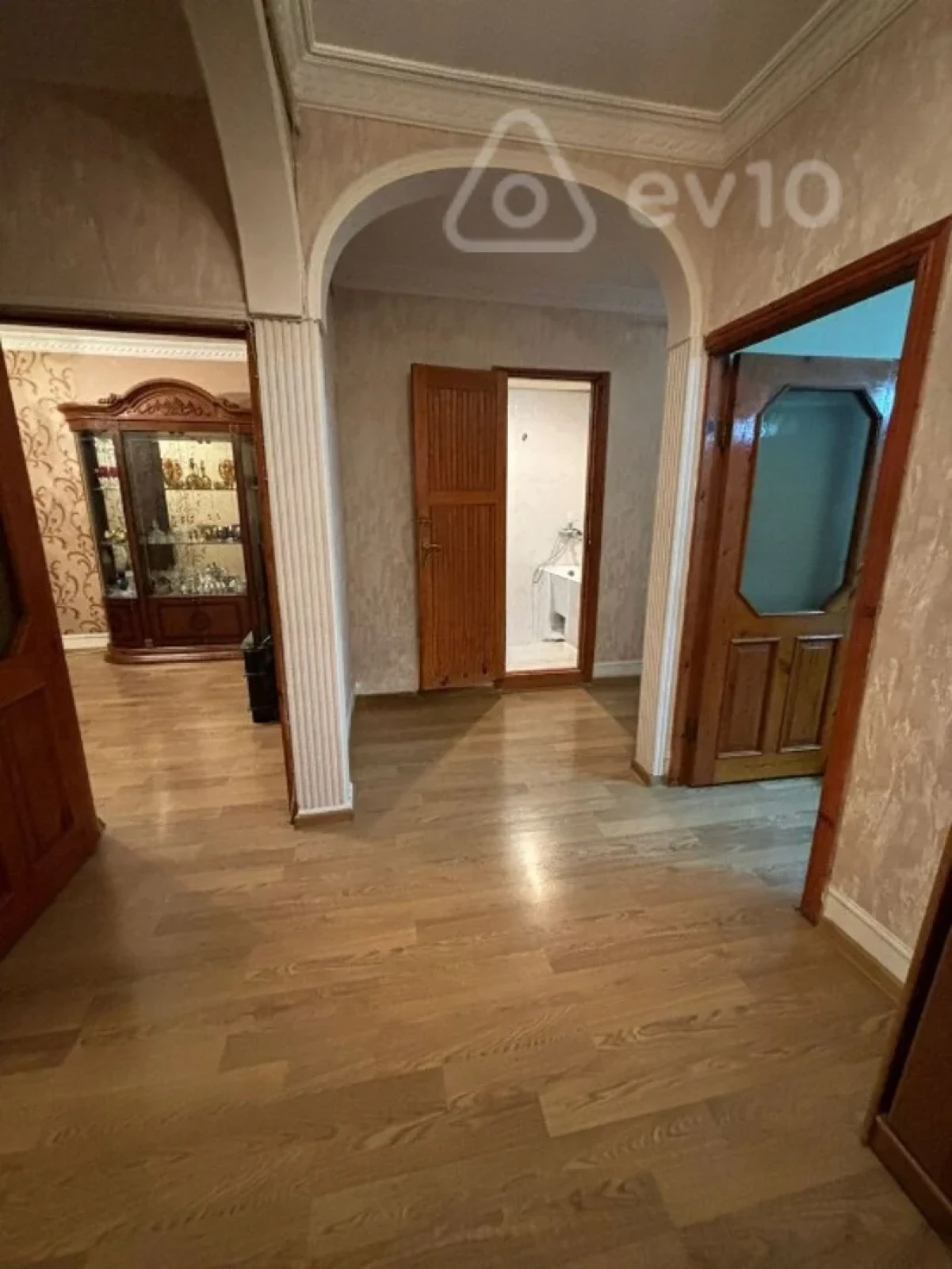 Satılır 3 otaqlı köhnə tikili 71 m²