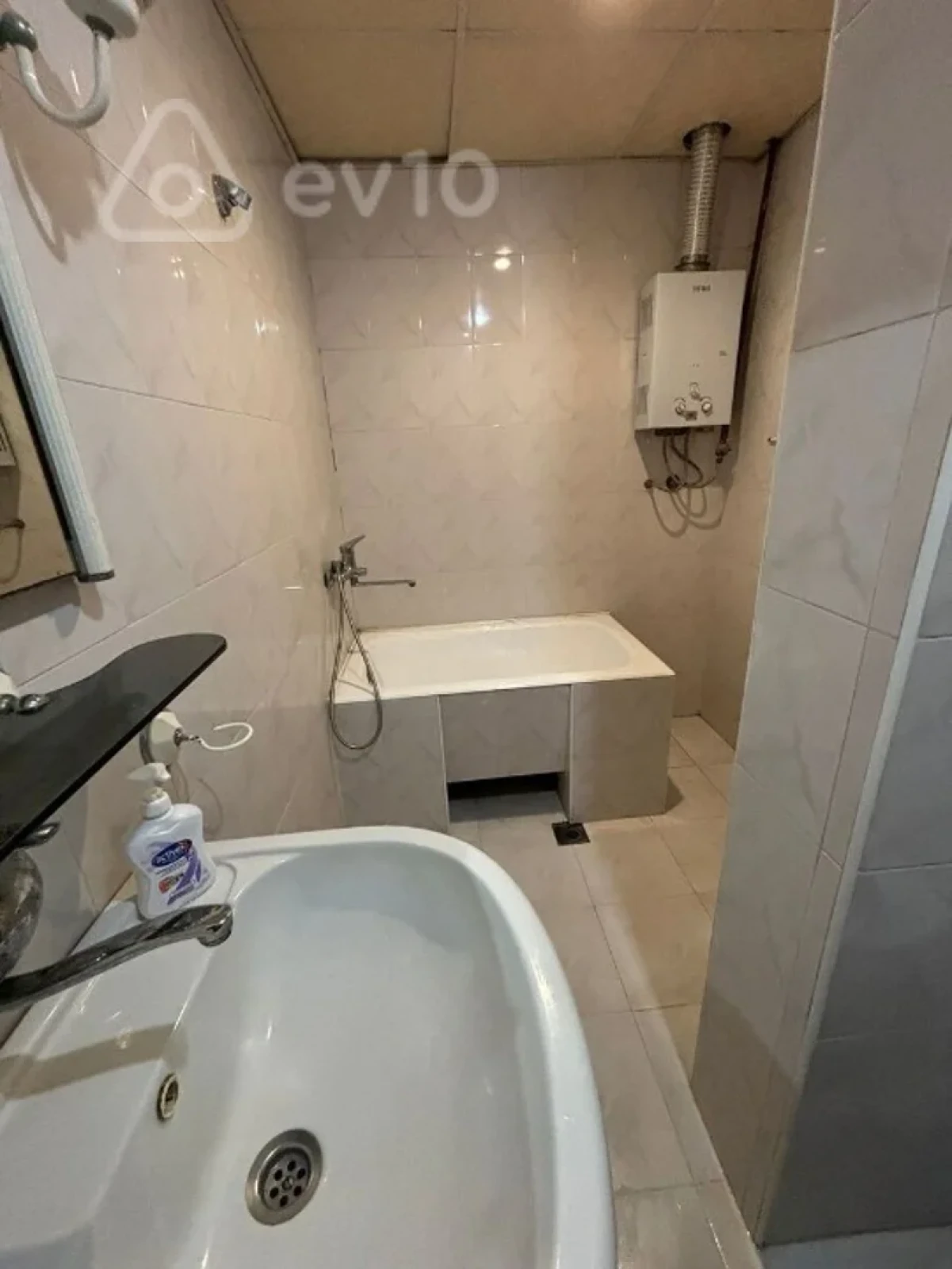 Satılır 3 otaqlı köhnə tikili 71 m²