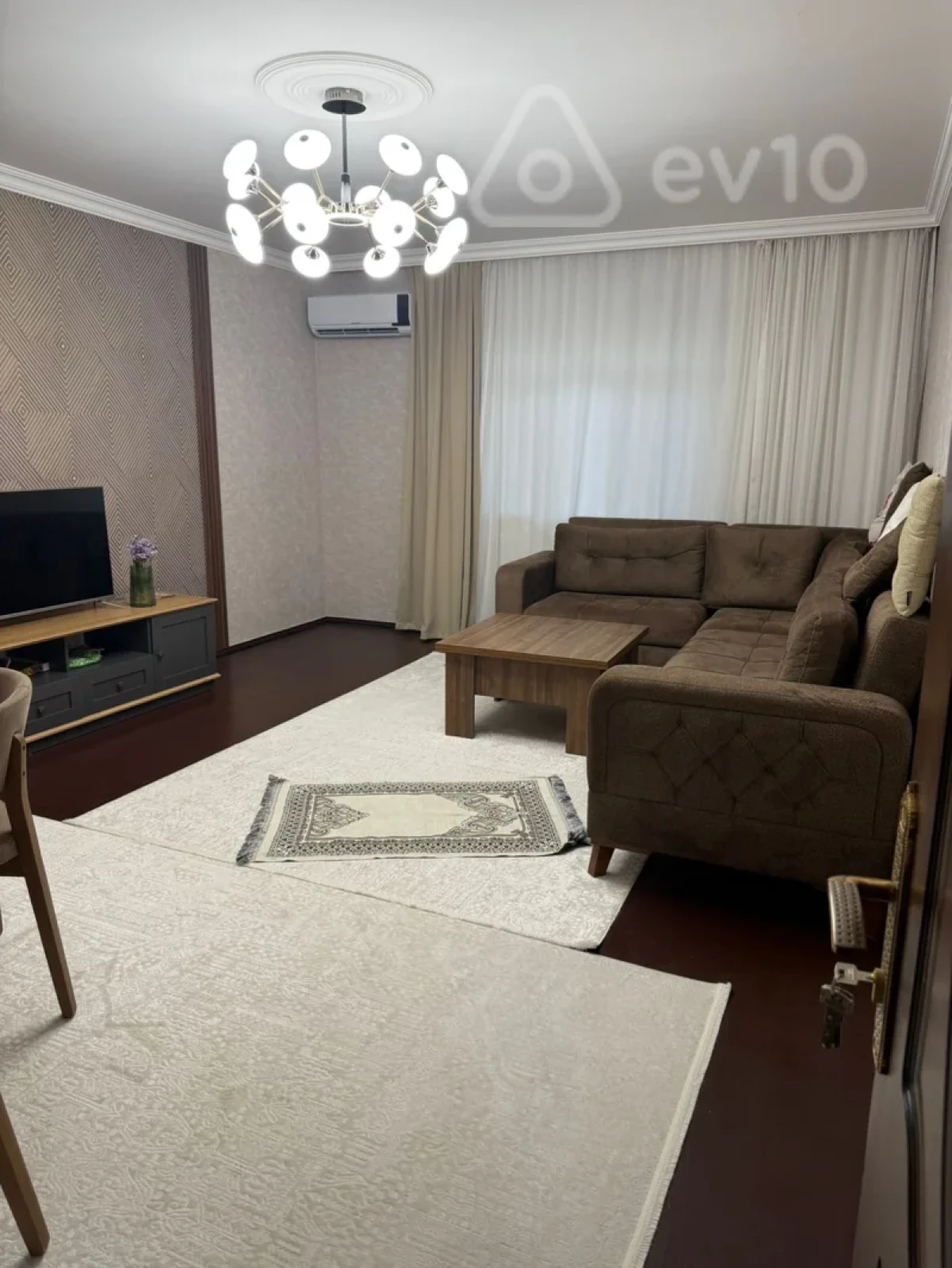 Satılır 2 otaqlı köhnə tikili 64 m²
