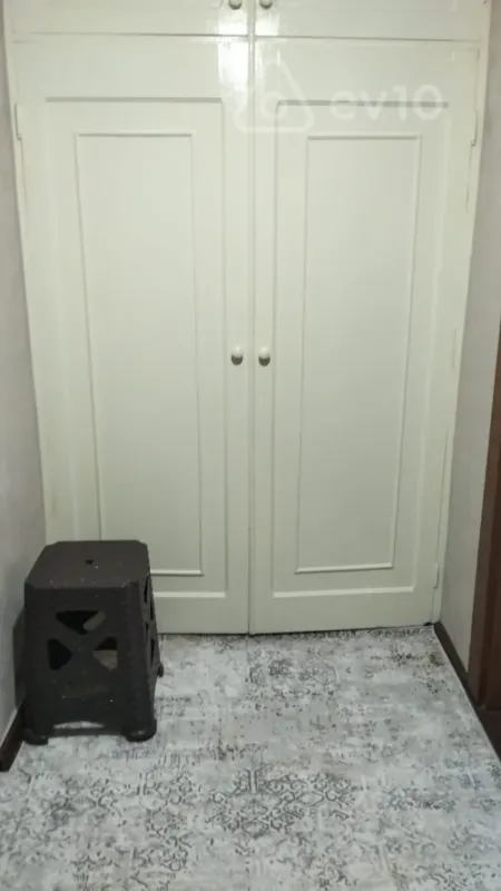 Satılır 2 otaqlı köhnə tikili 64 m²