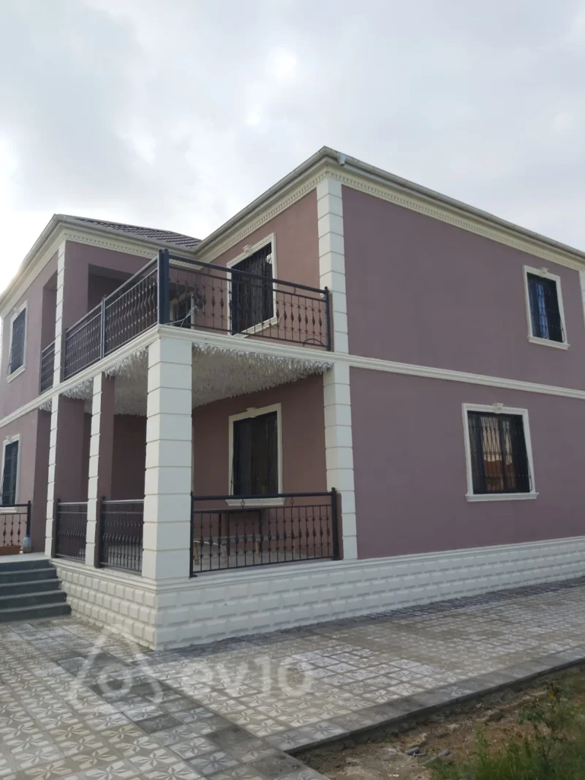 Satılır 6 otaqlı həyət evi 200 m²