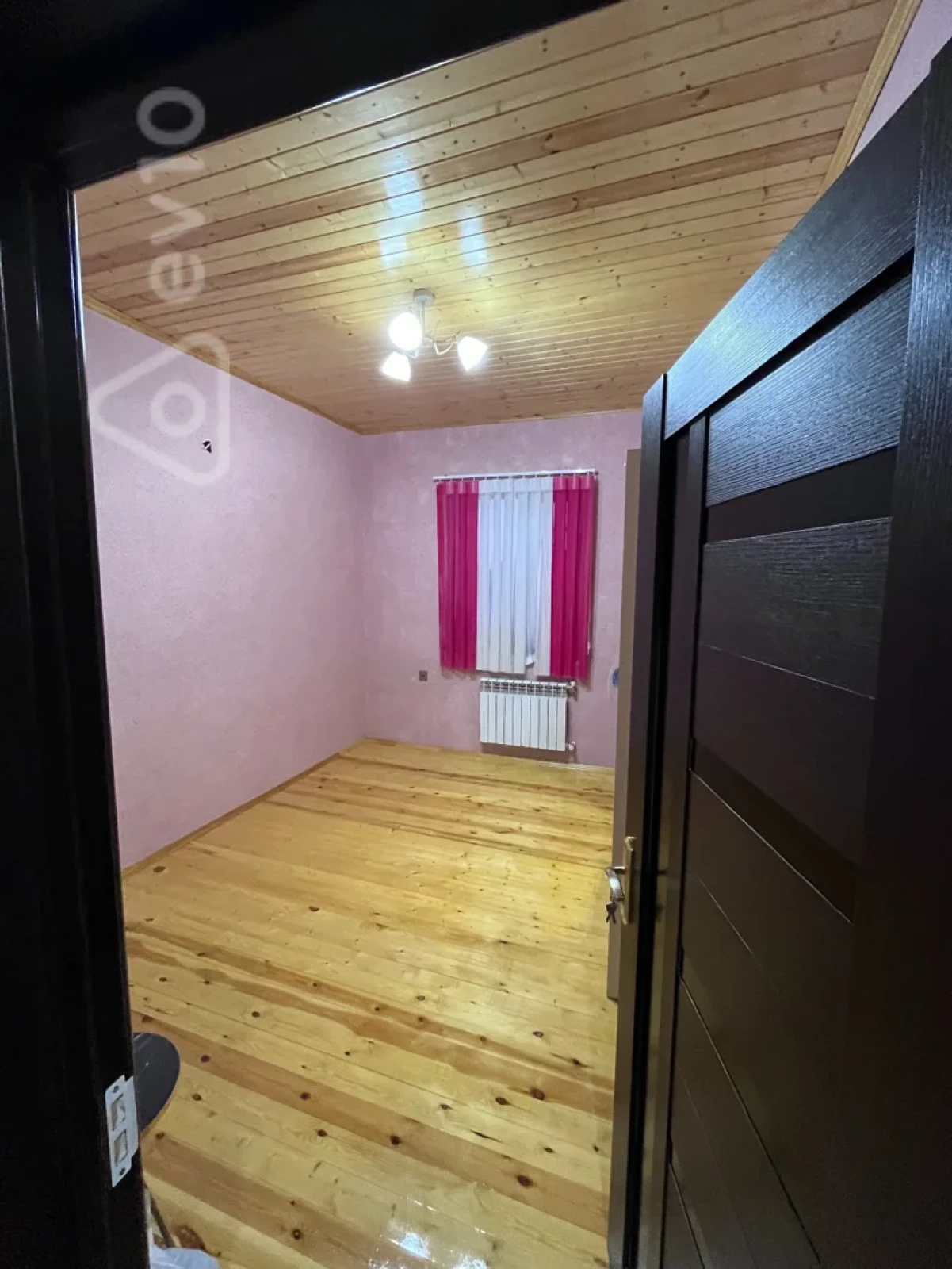 Satılır 6 otaqlı həyət evi 200 m²