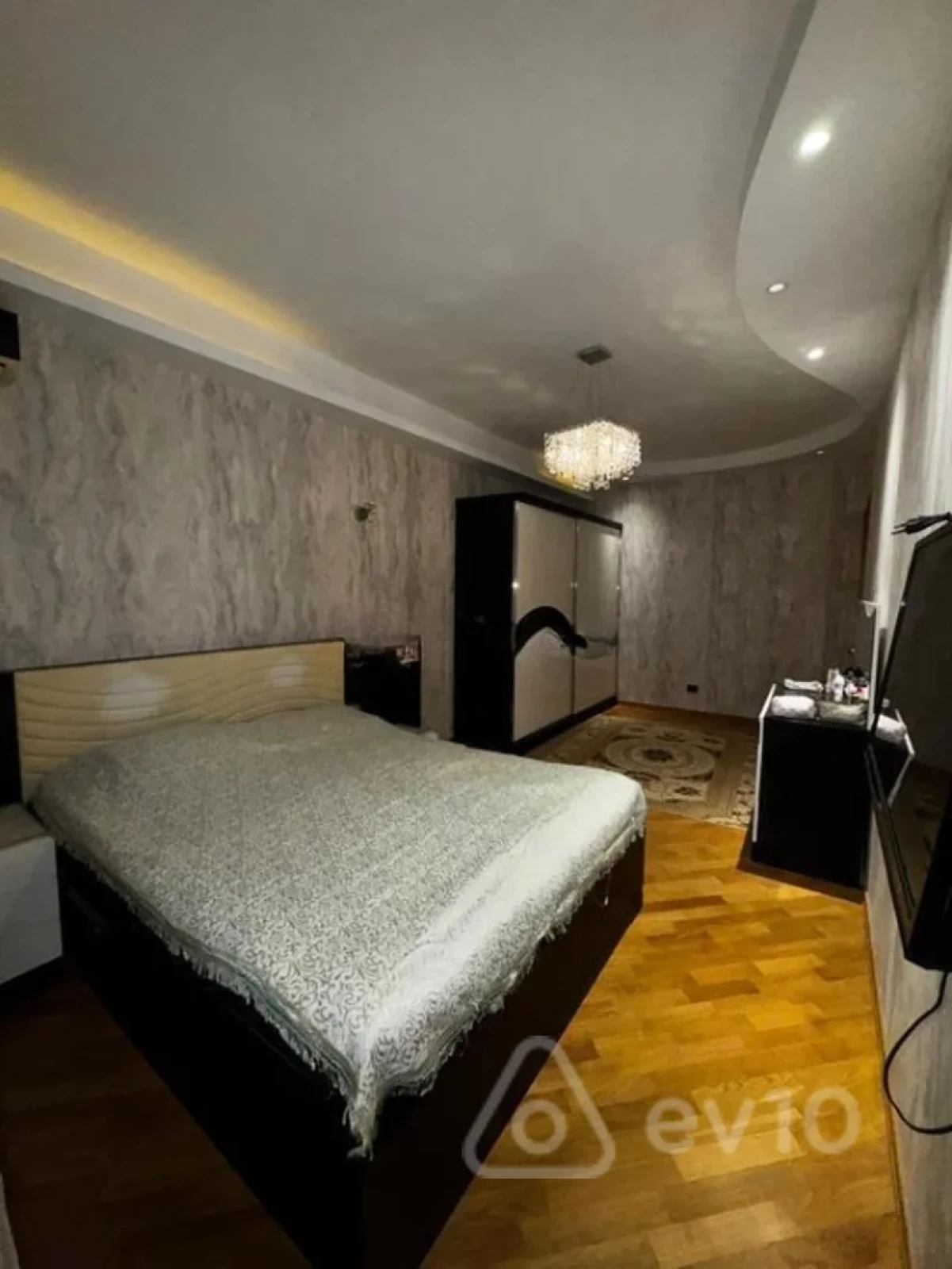 Satılır 2 otaqlı yeni tikili 95 m²
