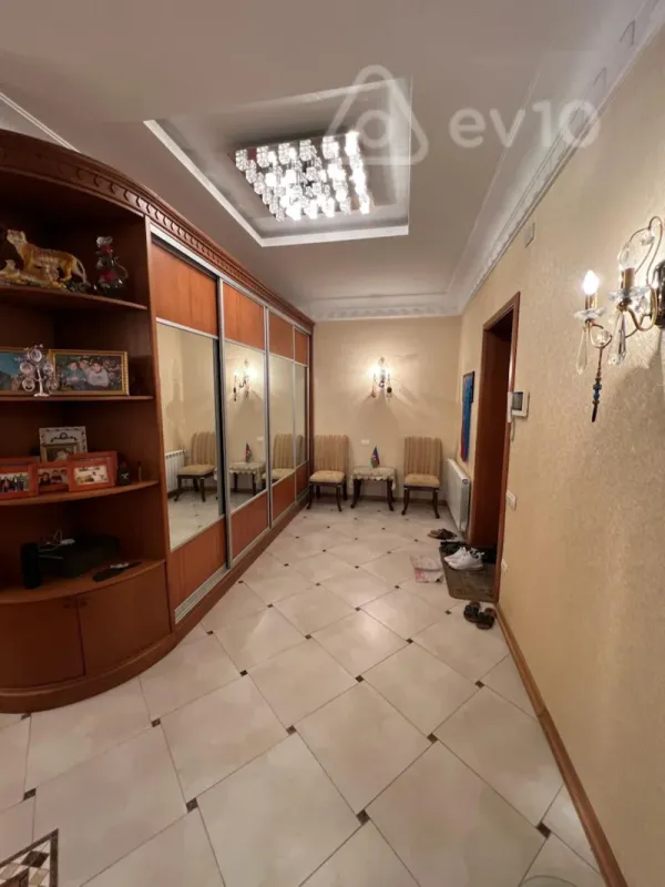 Satılır 3 otaqlı yeni tikili 170 m²