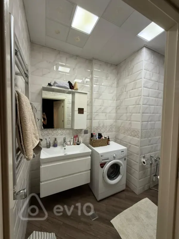 Kirayə verilir 2 otaqlı yeni tikili 74 m²