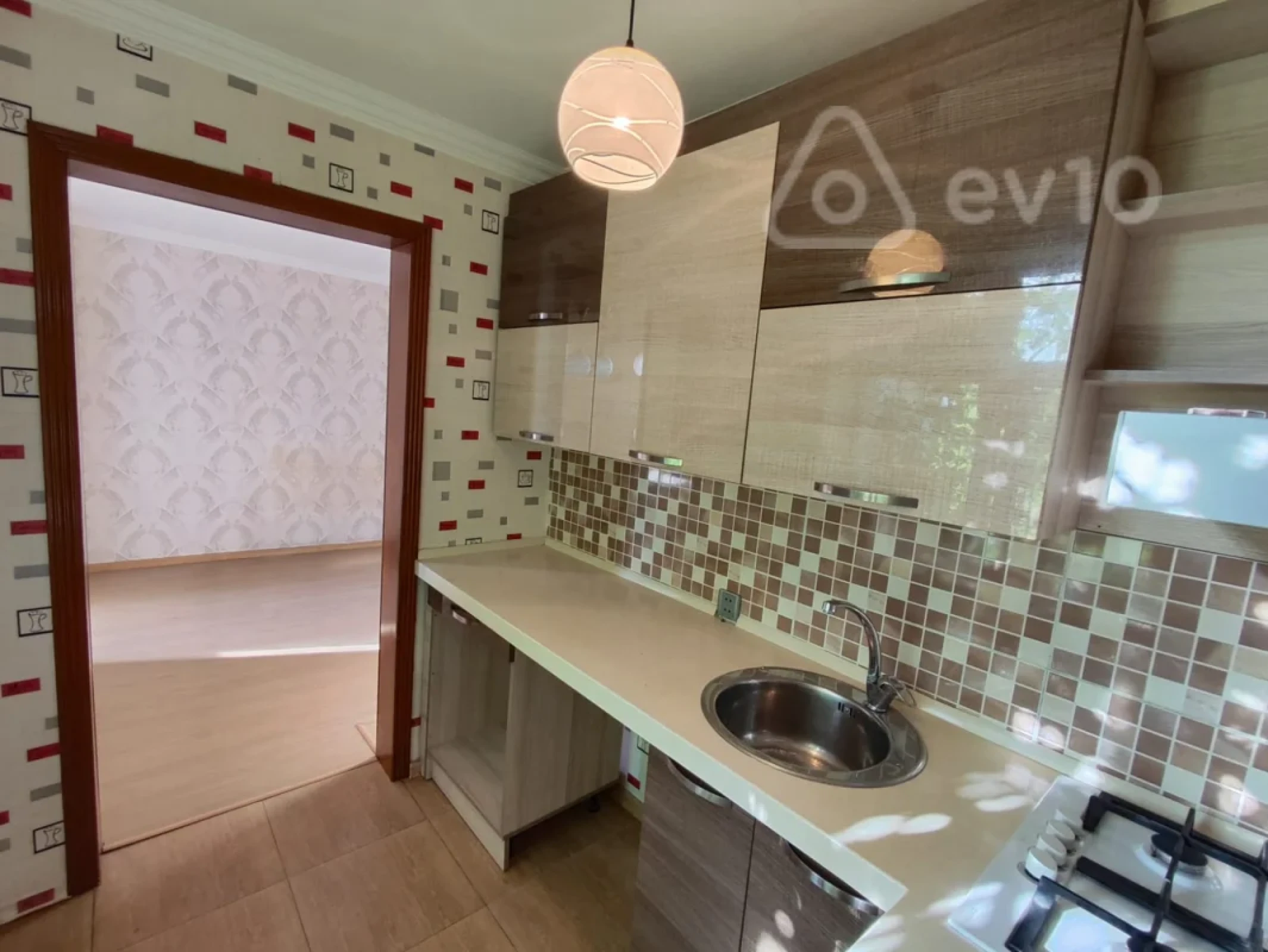 Satılır 2 otaqlı köhnə tikili 55 m²