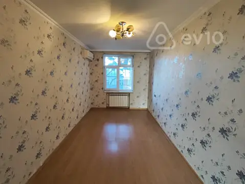 Satılır 2 otaqlı köhnə tikili 55 m²