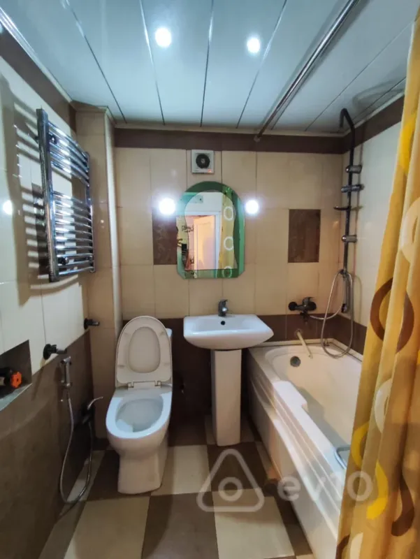 Satılır 2 otaqlı köhnə tikili 55 m²