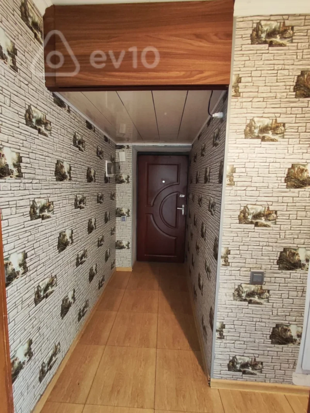 Satılır 2 otaqlı köhnə tikili 55 m²