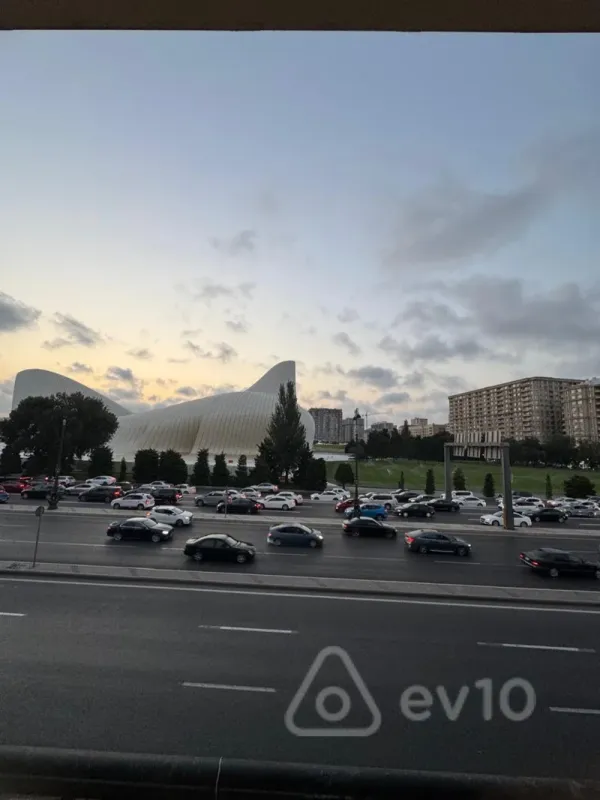 Satılır 3 otaqlı köhnə tikili 70 m²