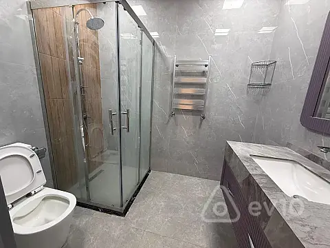 Kirayə verilir 3 otaqlı yeni tikili 112 m²