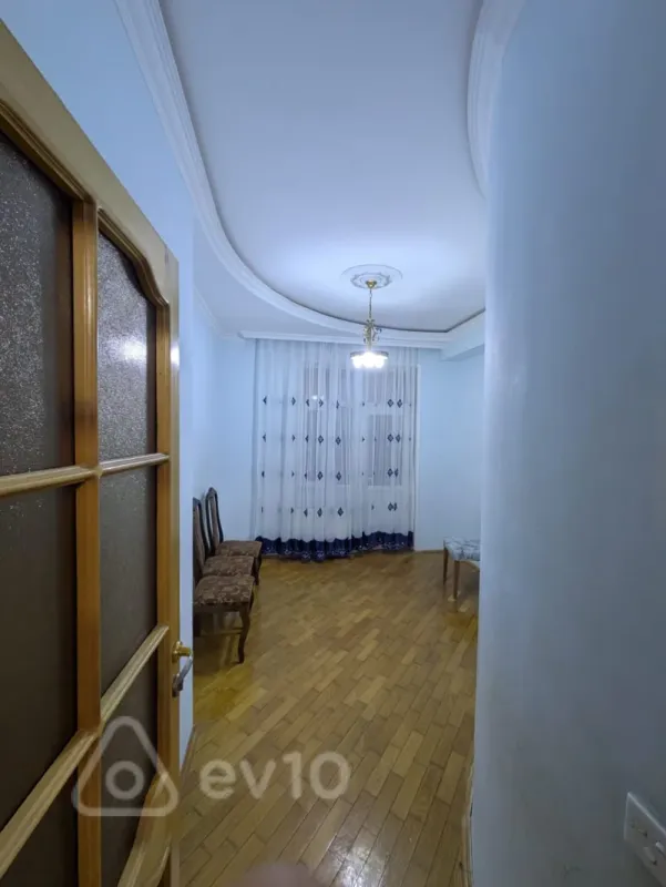 Kirayə verilir 3 otaqlı yeni tikili 75 m²