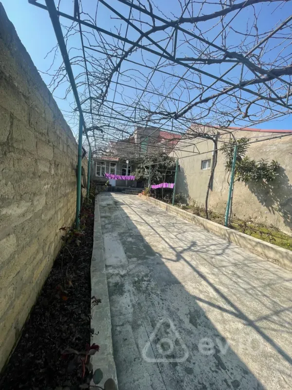 Satılır 4 otaqlı həyət evi 170 m²