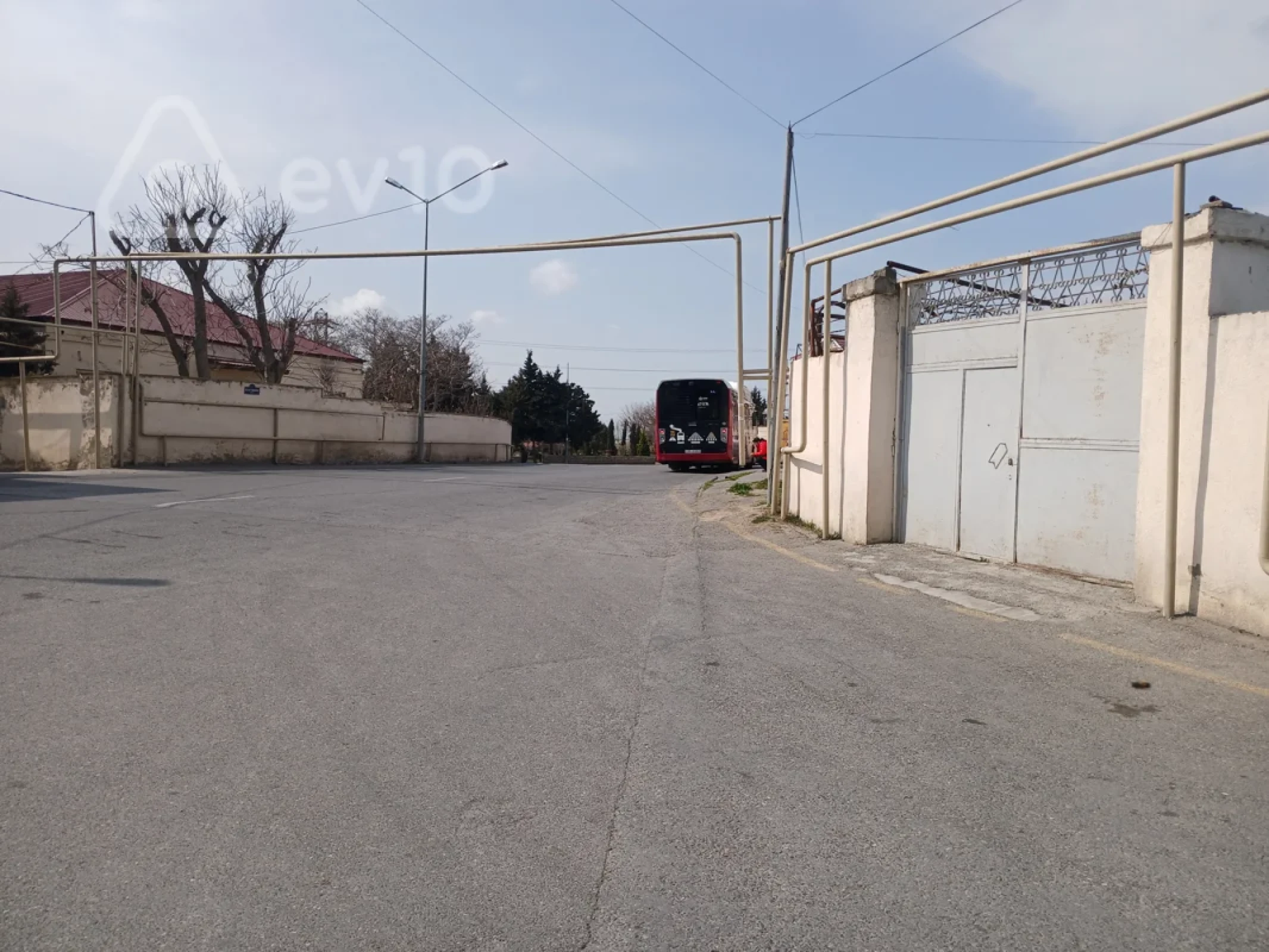 Satılır 4 otaqlı həyət evi 170 m²