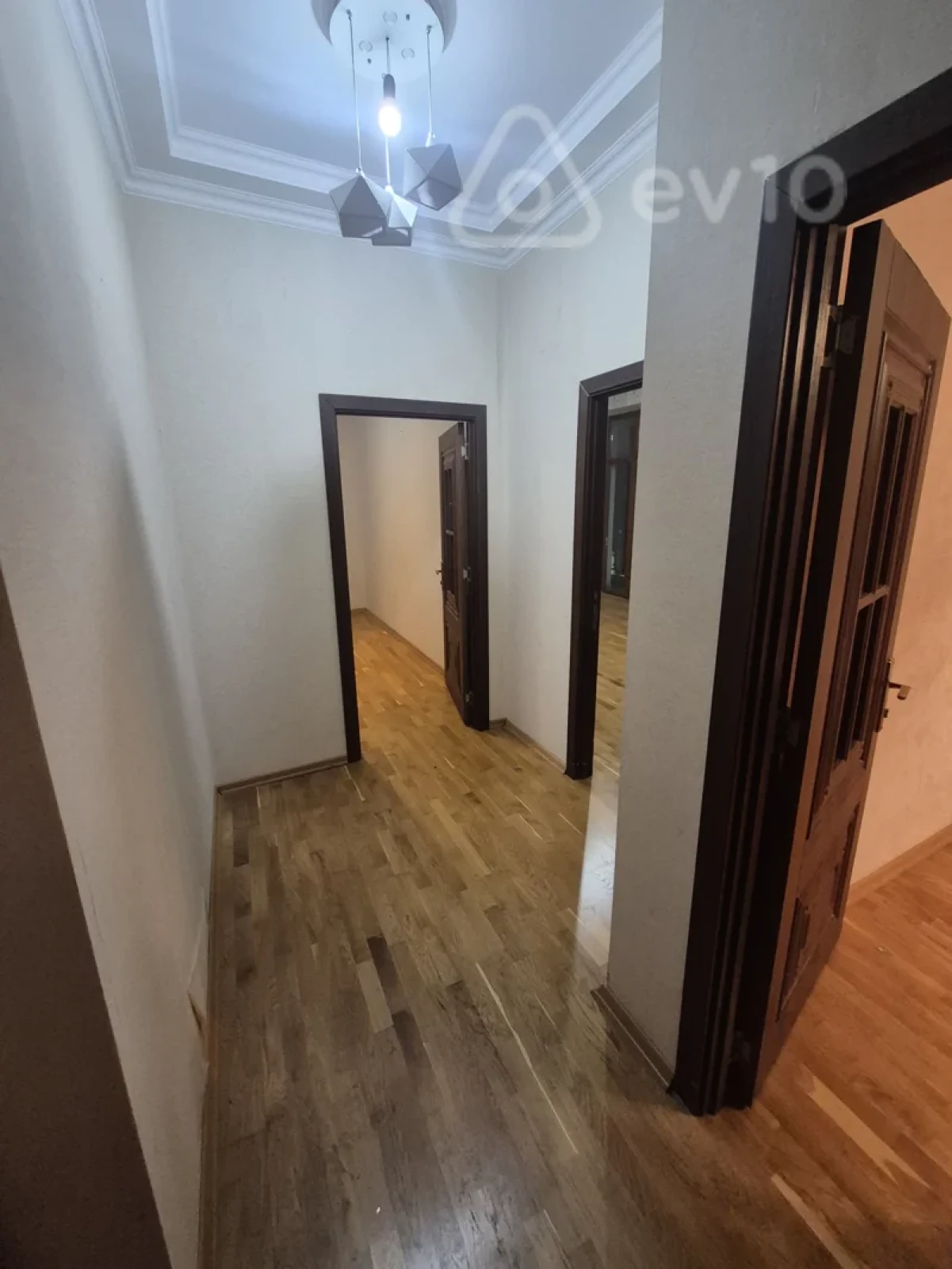 Kirayə verilir 2 otaqlı yeni tikili 70 m²