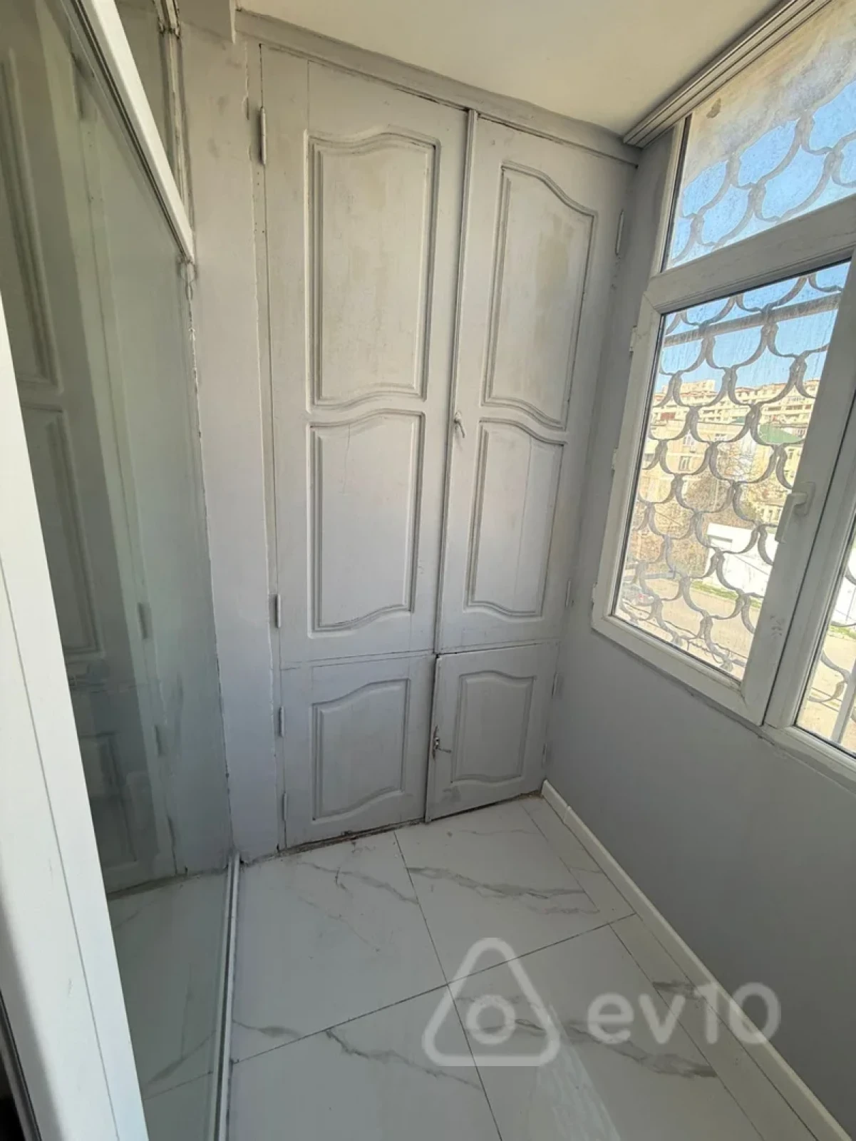 Satılır 3 otaqlı köhnə tikili 85 m²