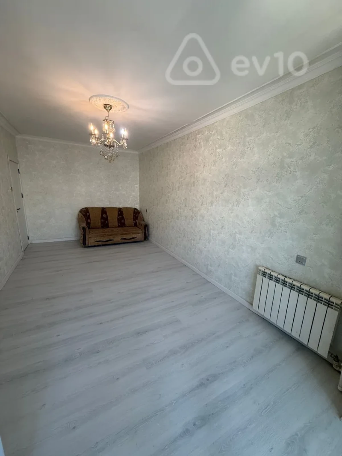 Satılır 3 otaqlı köhnə tikili 85 m²