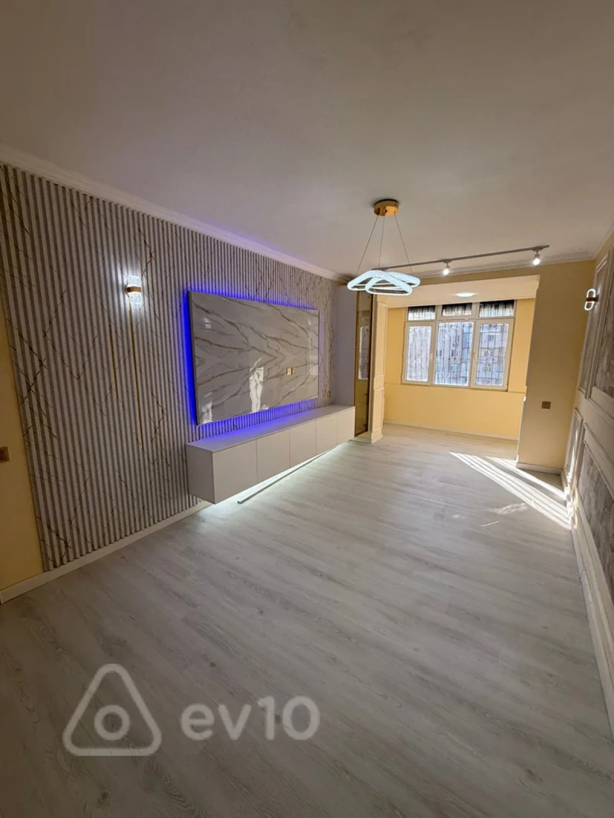 Satılır 3 otaqlı köhnə tikili 85 m²