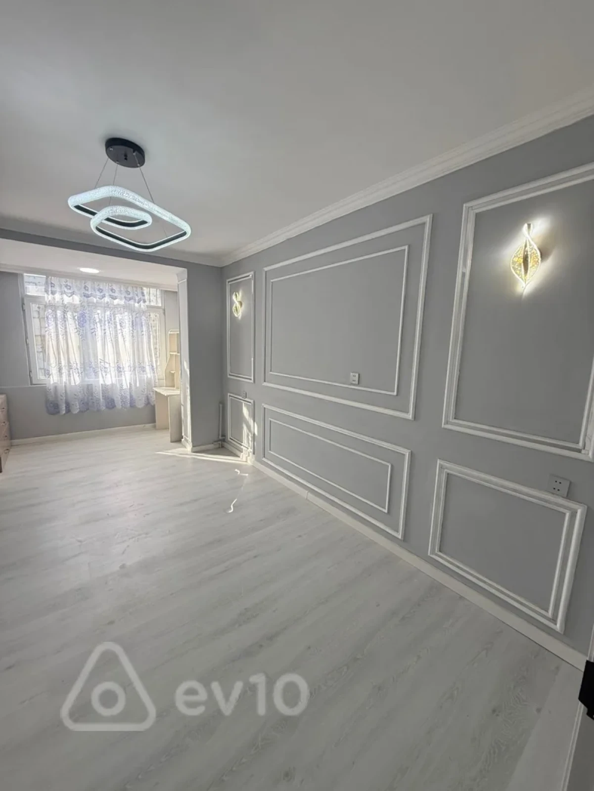 Satılır 3 otaqlı köhnə tikili 85 m²