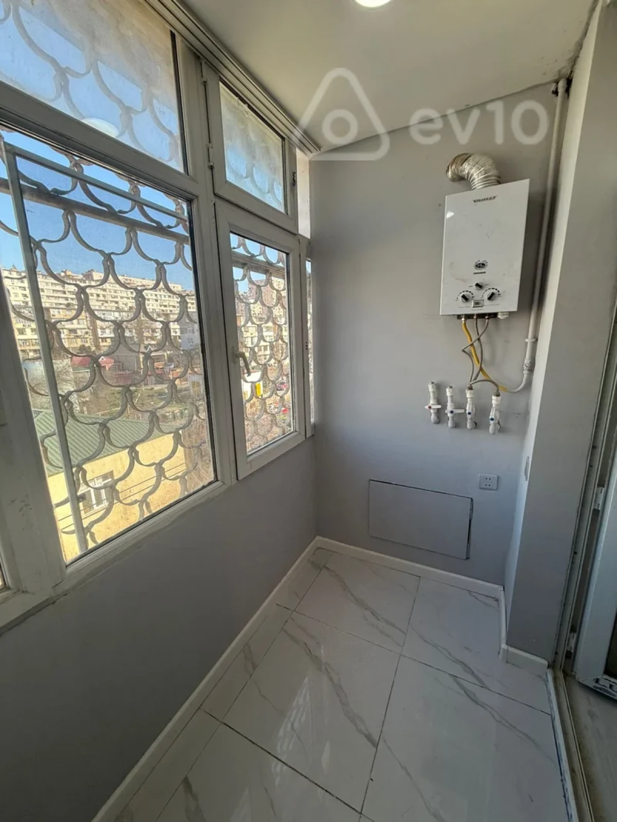 Satılır 3 otaqlı köhnə tikili 85 m²