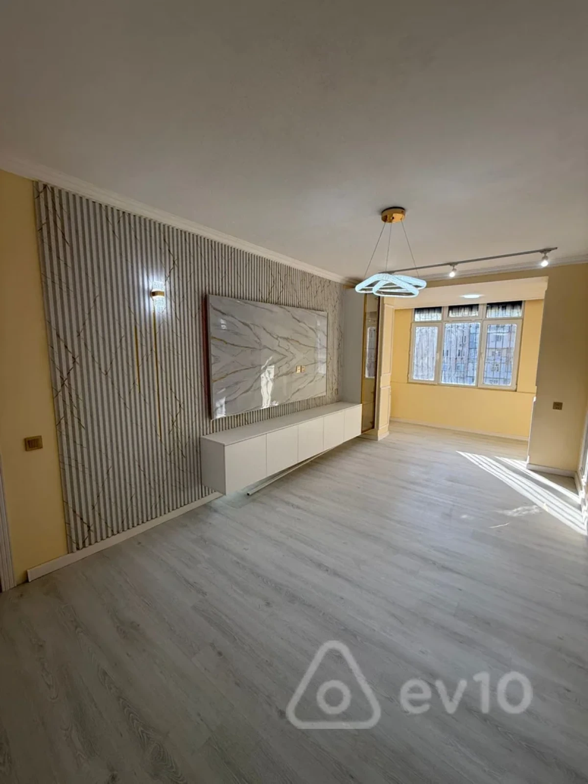 Satılır 3 otaqlı köhnə tikili 85 m²