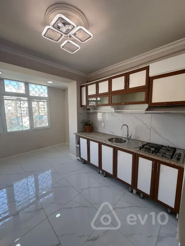 Satılır 3 otaqlı köhnə tikili 85 m²