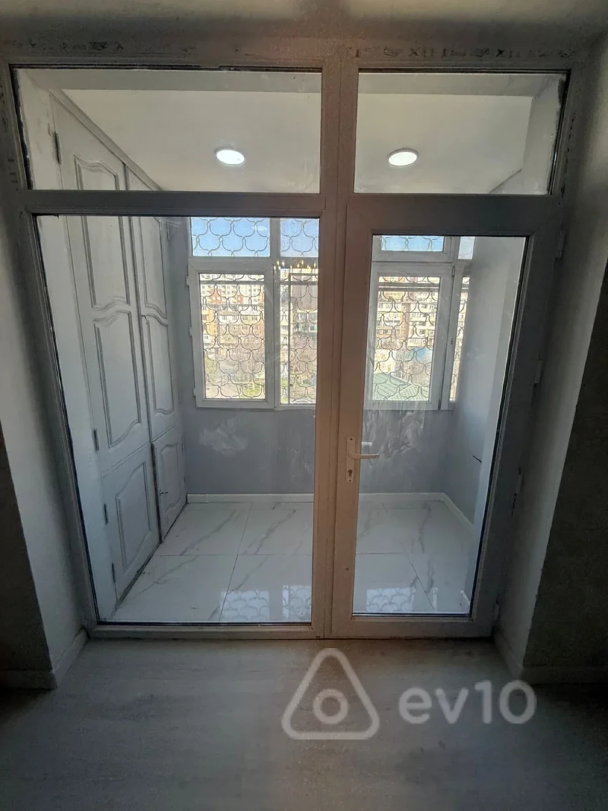 Satılır 3 otaqlı köhnə tikili 85 m²