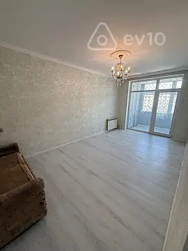 Satılır 3 otaqlı köhnə tikili 85 m²