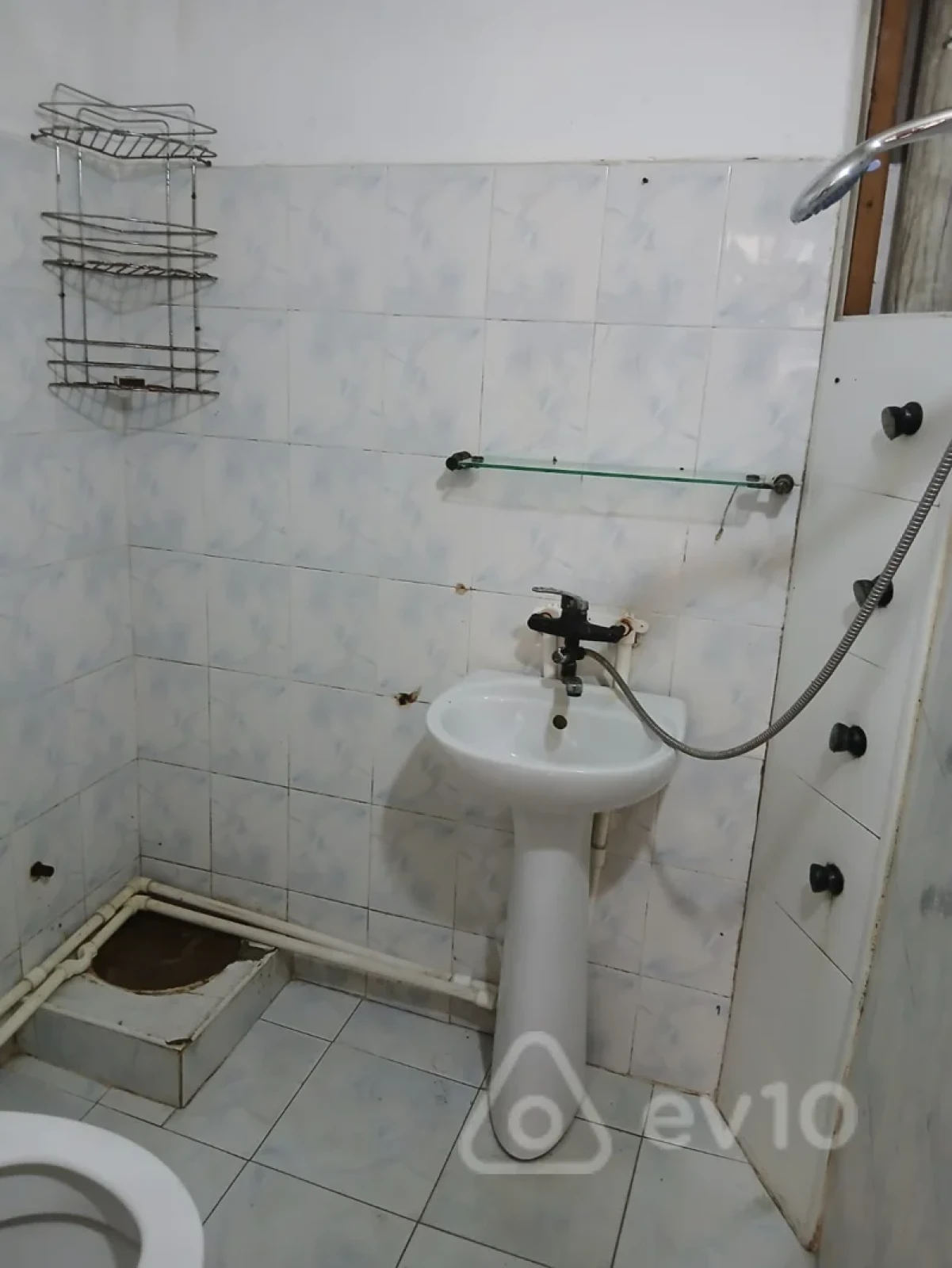 Kirayə verilir 2 otaqlı köhnə tikili 45 m²