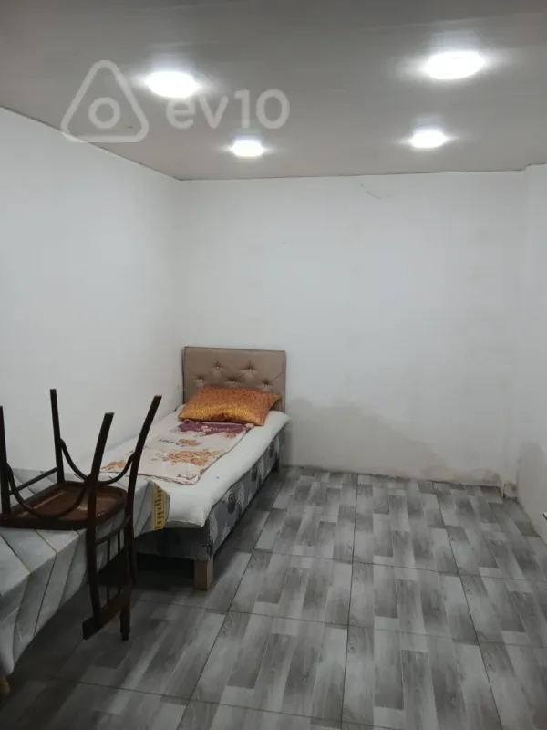 Kirayə verilir 2 otaqlı köhnə tikili 45 m²