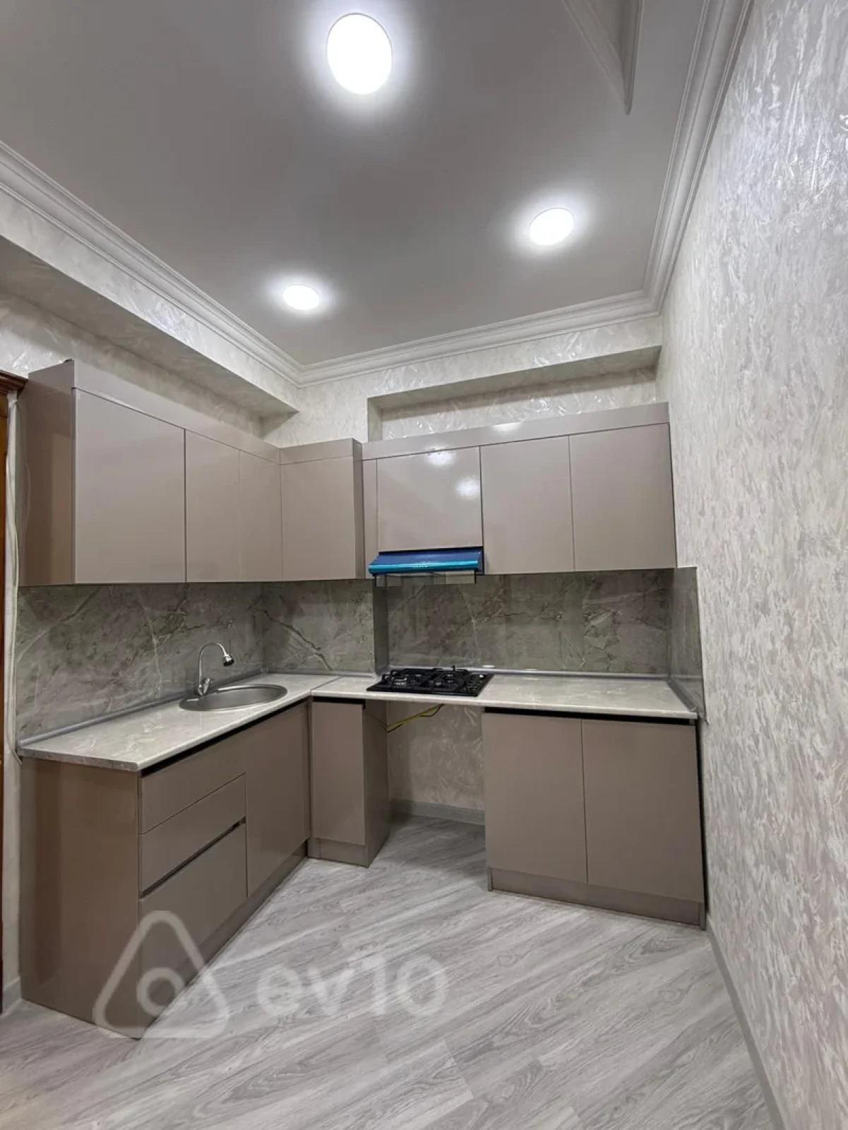 Satılır 2 otaqlı yeni tikili 66 m²